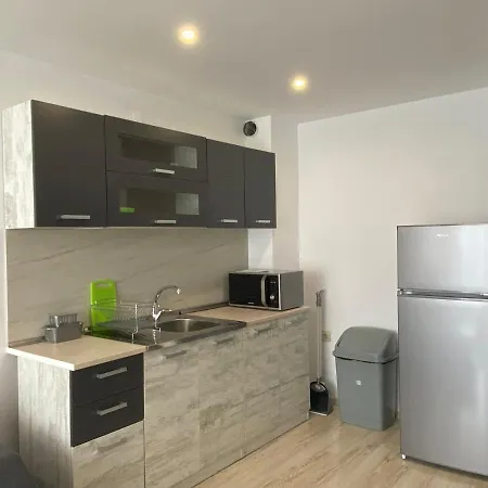 Paradiso 'в' 402 Private Apartment